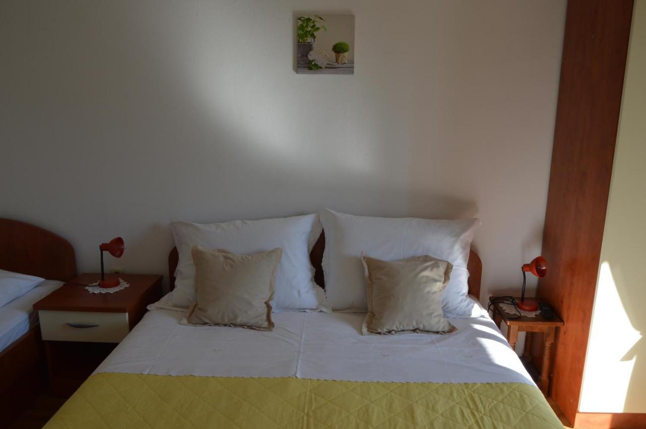 Apartman Mare Drvenik  Exterior photo